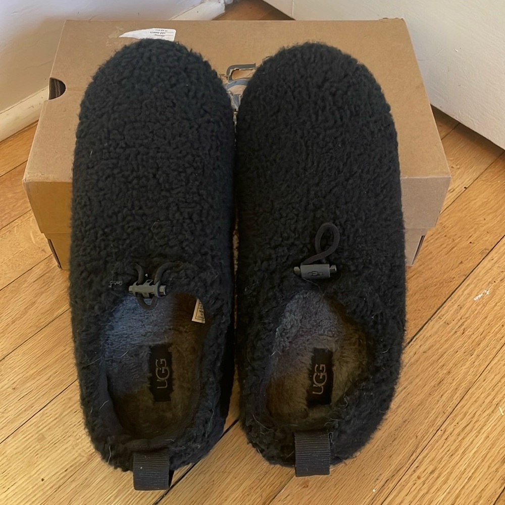 Ugg Plushy Slipper - Black - Women’s 11 - brand New in Box